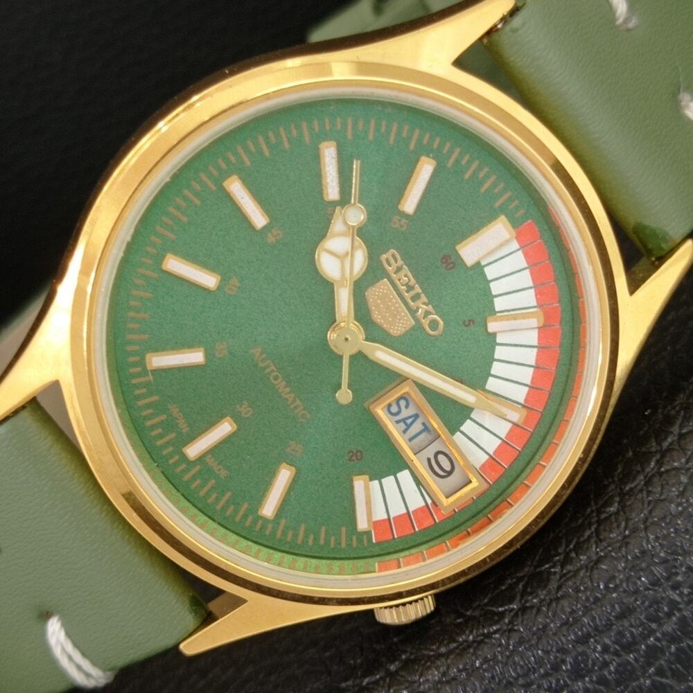 Vintage 1977 Seiko Automatic Mens Gold Watch W/daydate & Green accents